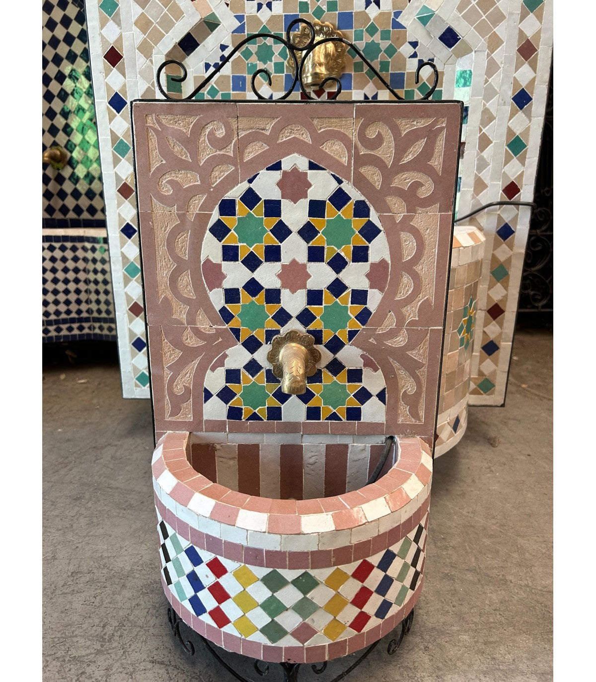 Moroccan Zellige Fountain: The Jewel of Handcrafted Tile in Fez - Khamra Model - 50 cm